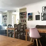 Oasis Backpackers' Cowork & Coliving Lizbona