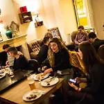 Hostel Oasis Backpackers' Cowork & Coliving