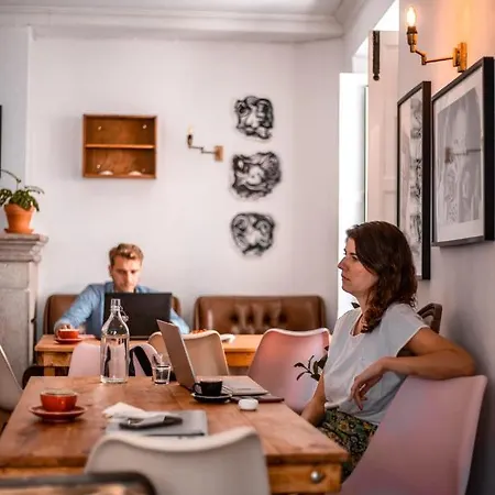 Хостел Oasis Backpackers' Cowork & Coliving Лиссабон