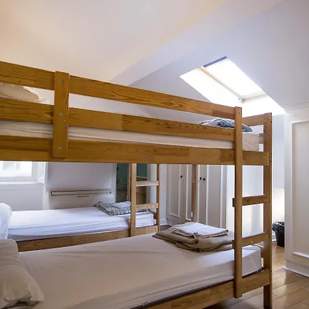 Хостел Oasis Backpackers' Cowork & Coliving Лиссабон