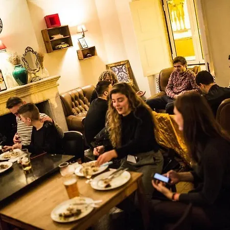 بيت شباب Oasis Backpackers' Cowork & Coliving