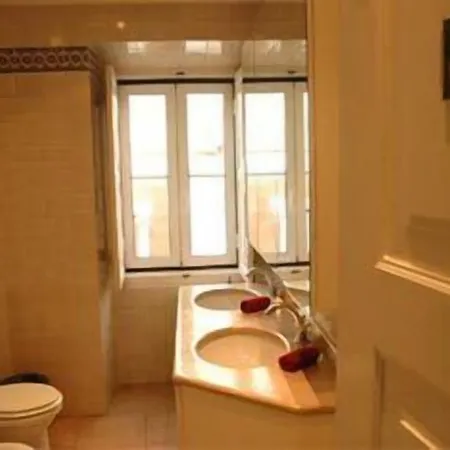 Oasis Backpackers' Cowork & Coliving אכסניה *