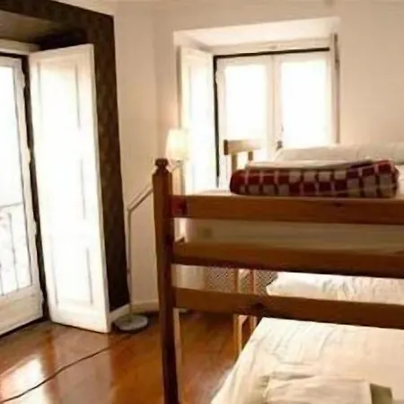 Oasis Backpackers' Cowork & Coliving אכסניה *